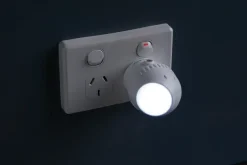 Dreambaby DREAM BABY SWIVEL SENSOR NIGHT LITE F804 New